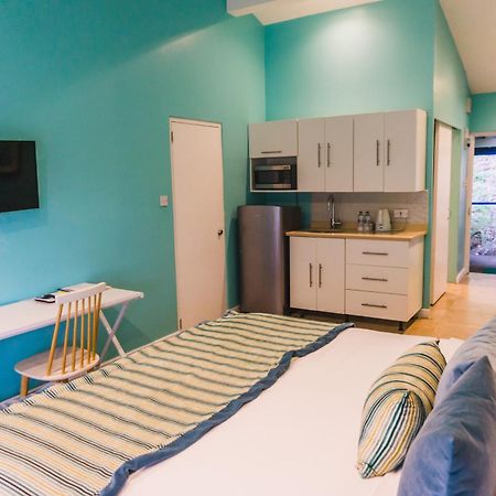 Blue Lagoon Hotel And Marina Ltd Кингстаун Екстериор снимка
