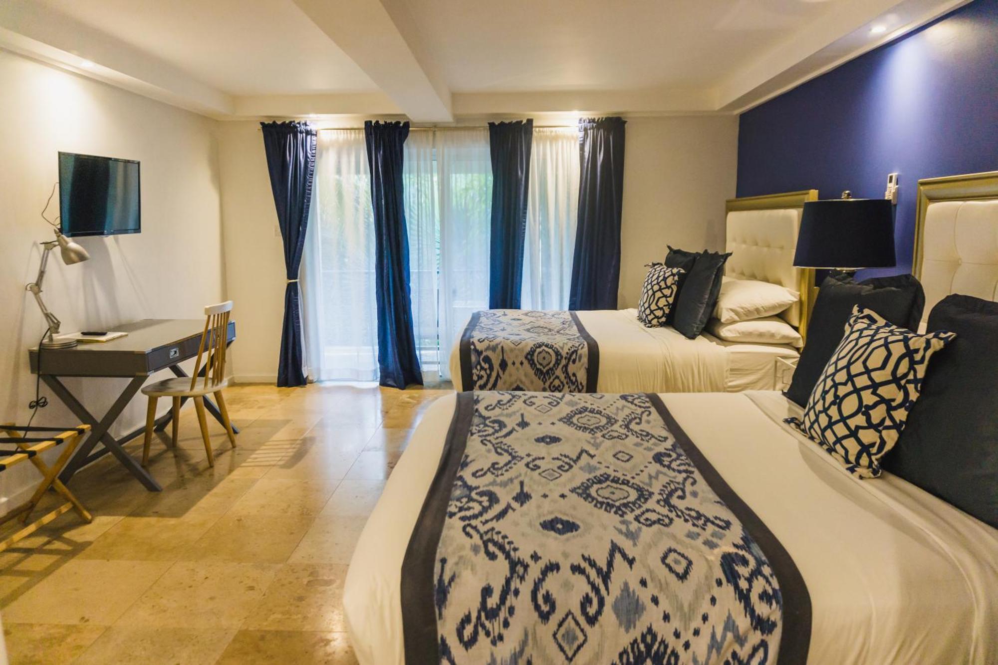 Blue Lagoon Hotel And Marina Ltd Кингстаун Екстериор снимка