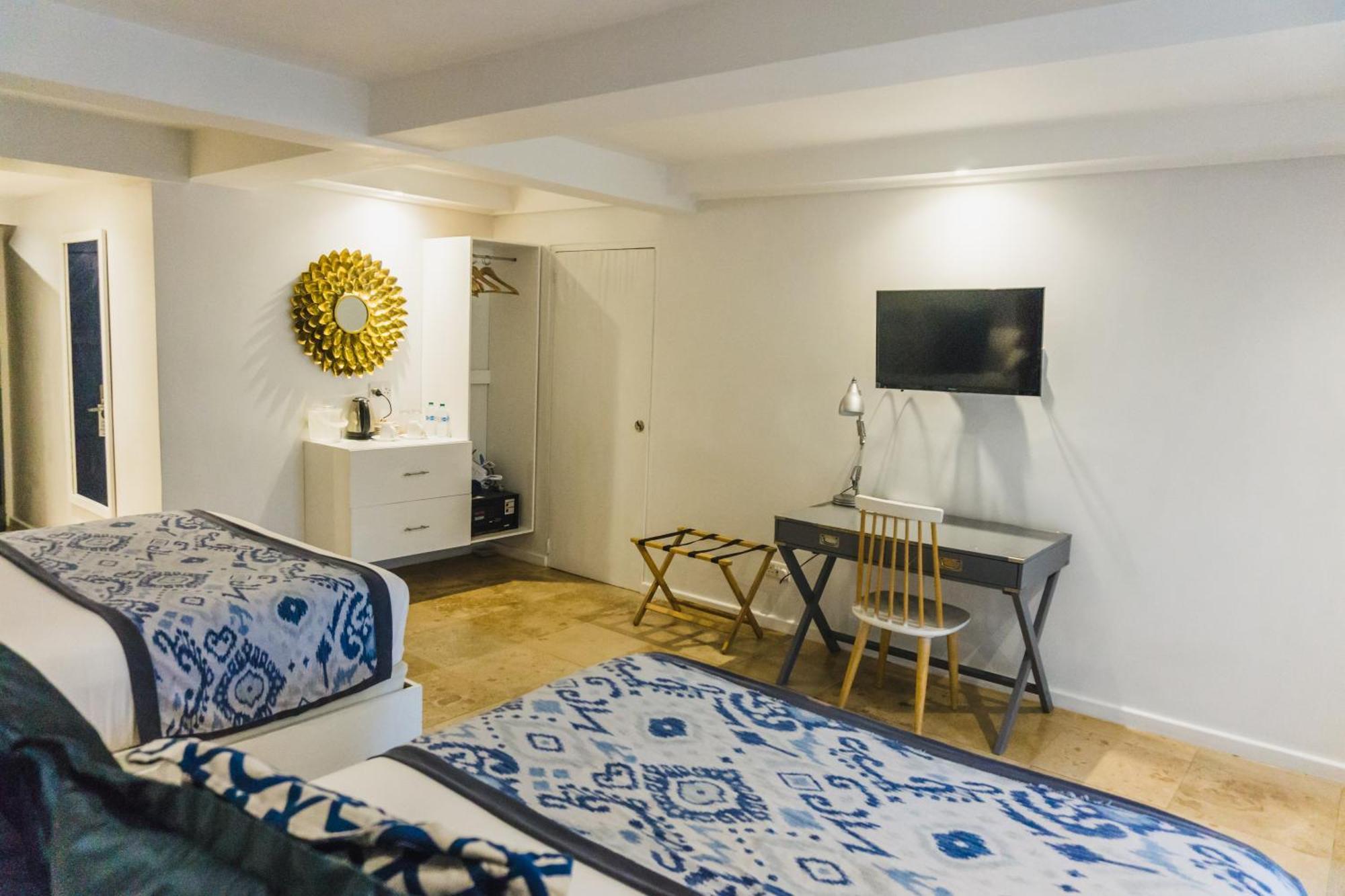 Blue Lagoon Hotel And Marina Ltd Кингстаун Екстериор снимка