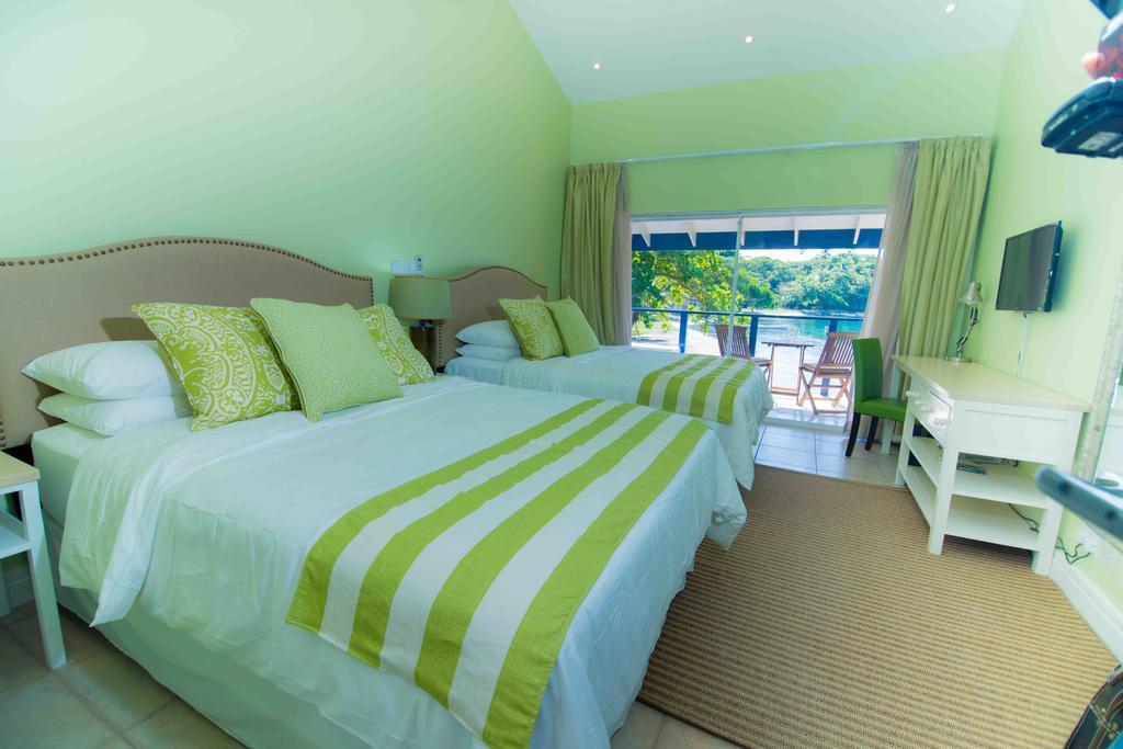 Blue Lagoon Hotel And Marina Ltd Кингстаун Стая снимка