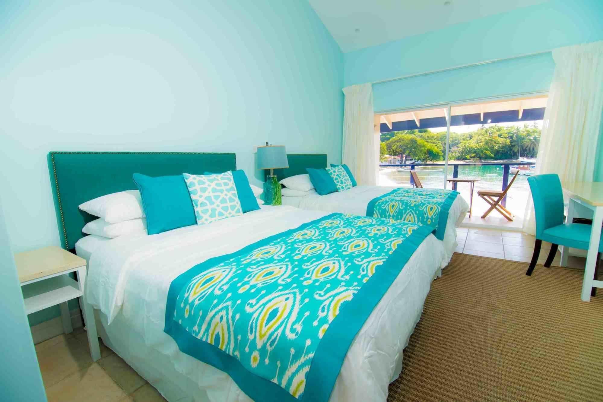 Blue Lagoon Hotel And Marina Ltd Кингстаун Екстериор снимка