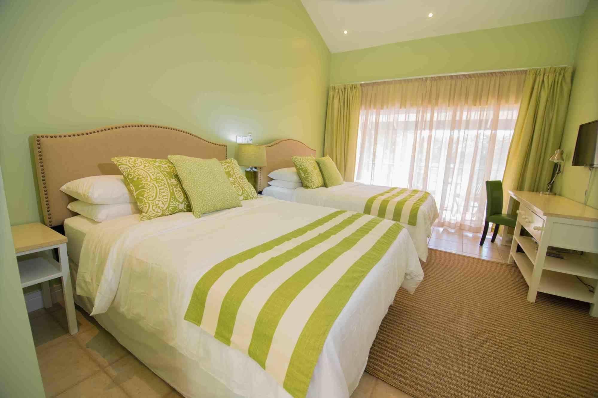 Blue Lagoon Hotel And Marina Ltd Кингстаун Екстериор снимка