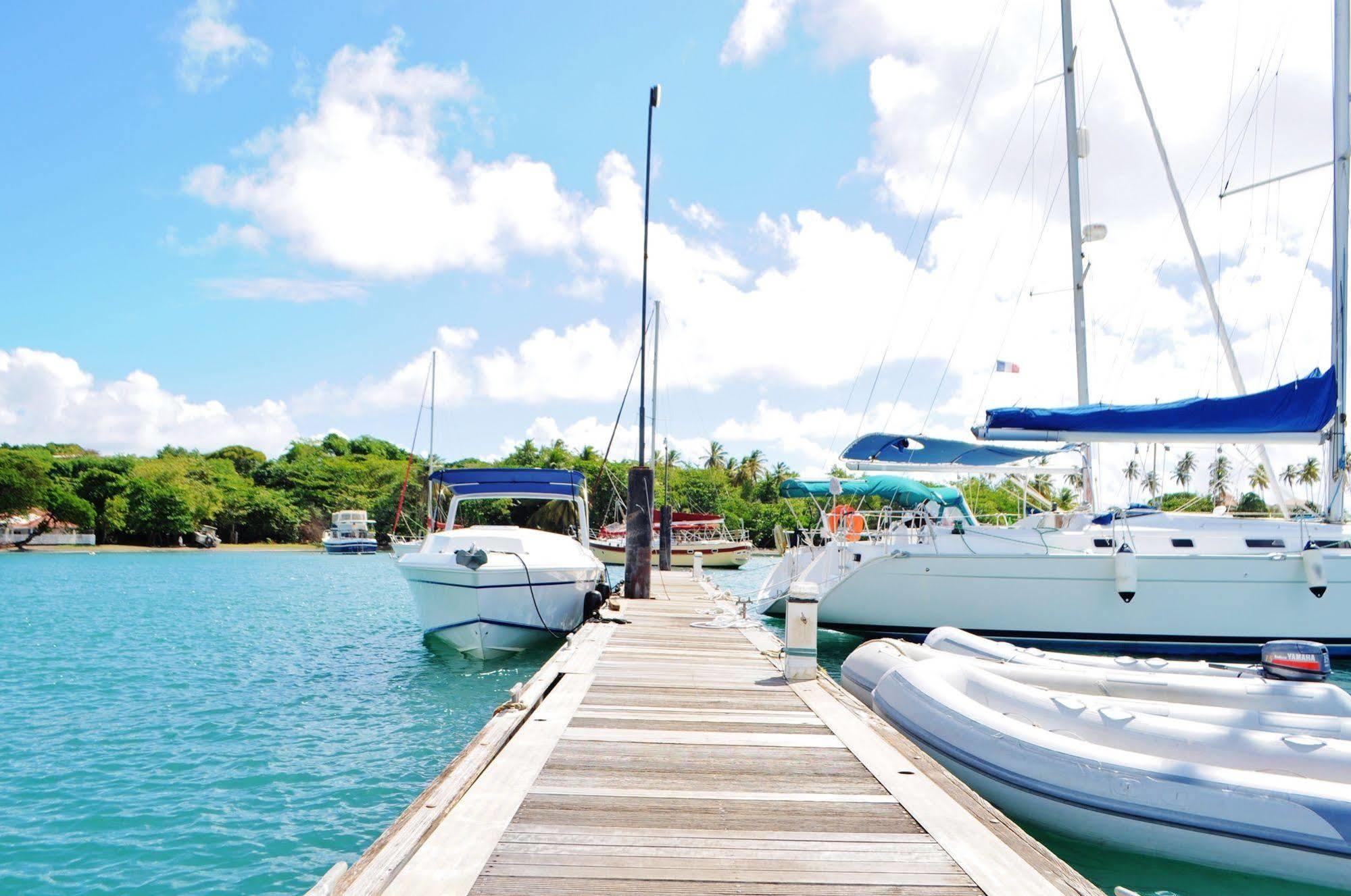 Blue Lagoon Hotel And Marina Ltd Кингстаун Екстериор снимка