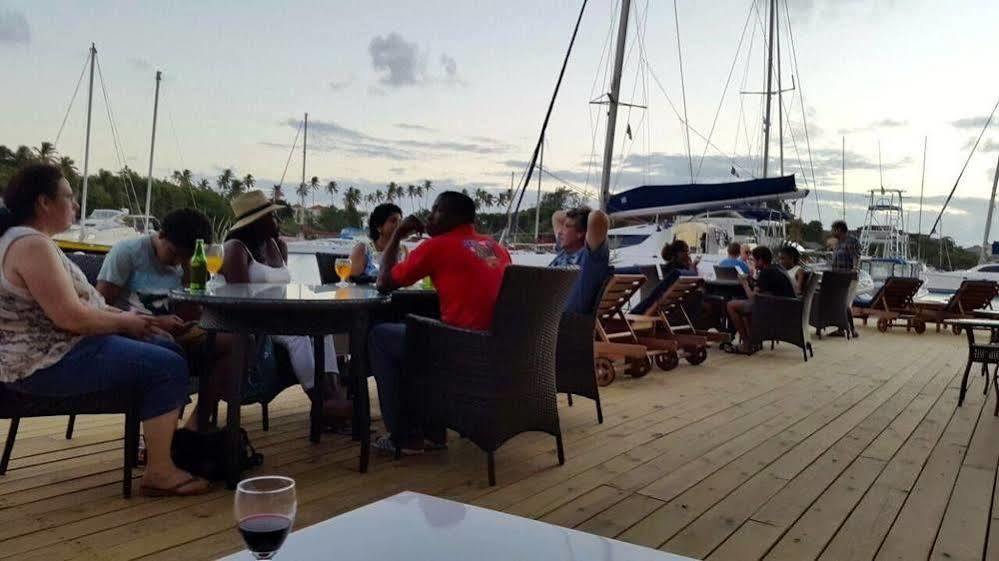 Blue Lagoon Hotel And Marina Ltd Кингстаун Екстериор снимка