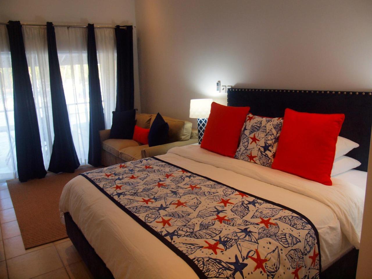 Blue Lagoon Hotel And Marina Ltd Кингстаун Екстериор снимка